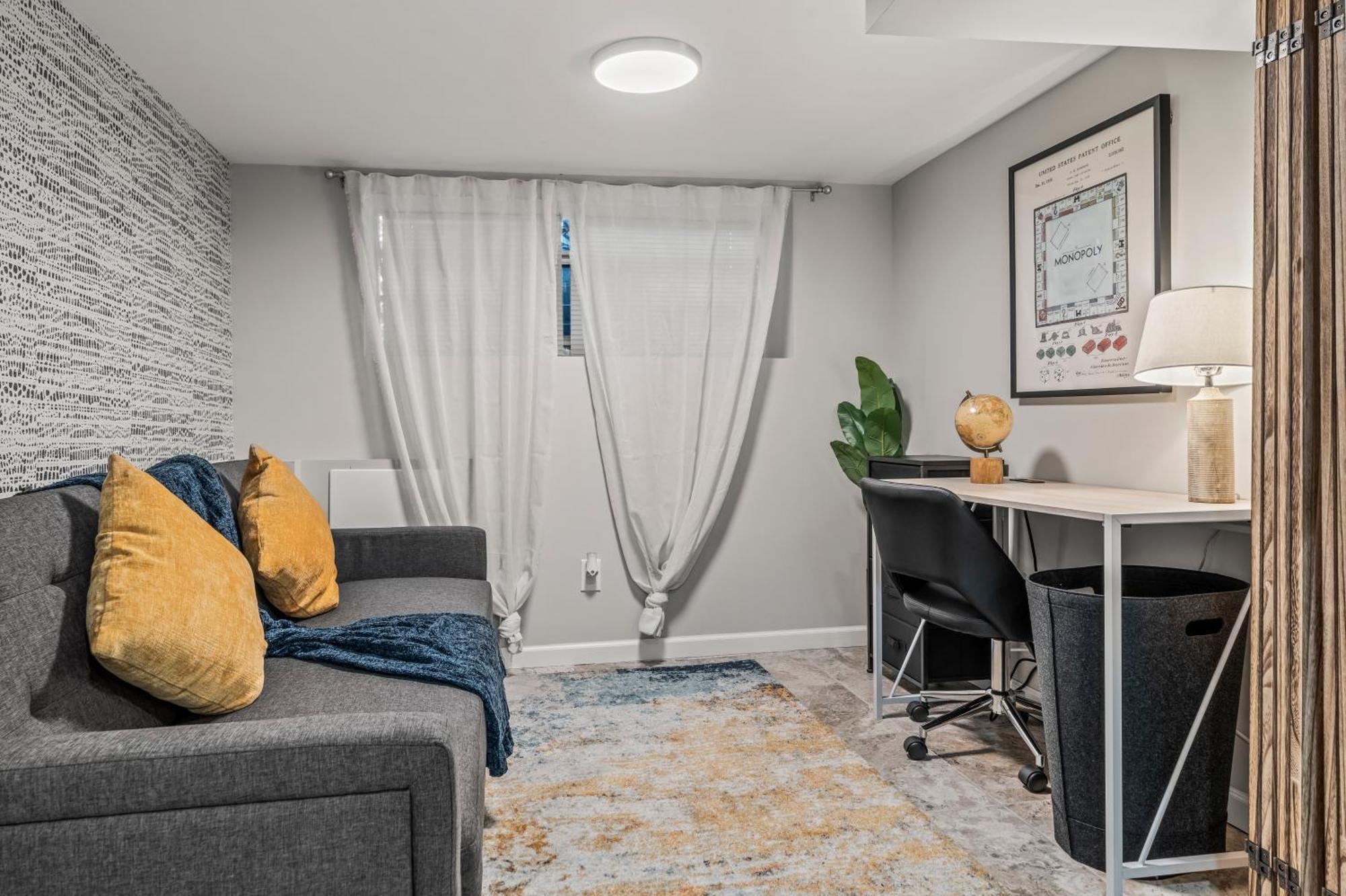 Casa de férias Uptown Gem! A Family Free Early Check-in!